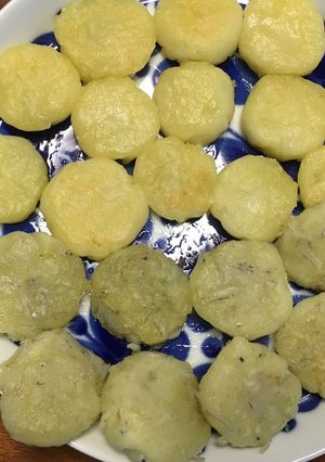 汚れない手づかみおかず 芋もち おやき-レシピのメイン写真