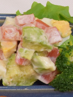 アボカドとトマトのサラダ-レシピのメイン写真