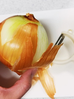 パリパリのむきにくい玉ねぎの皮は…-レシピのメイン写真