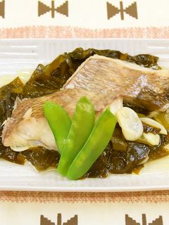 鯛とわかめの酒蒸し-レシピのメイン写真