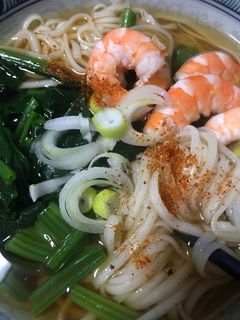 超簡単 ほうれん草とエビ煮込みうどん-レシピのメイン写真