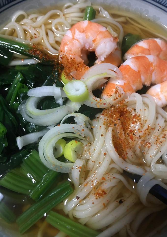 超簡単　ほうれん草とエビ煮込みうどん-レシピのメイン写真
