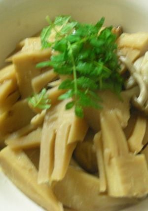 【基本の和風煮物】タケノコとシメジの煮物-レシピのメイン写真