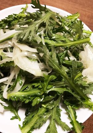 新玉ねぎと春菊のサラダ-レシピのメイン写真