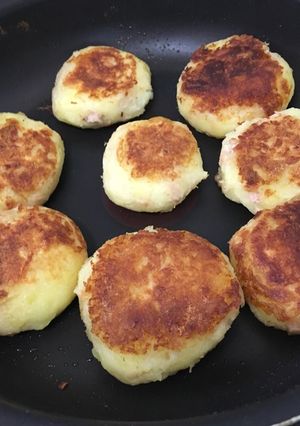 シンプルで美味しい☆ツナ&じゃがお焼き-レシピのメイン写真