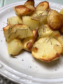 付け合わせに♡じゃがいものオーブン焼き-レシピのメイン写真