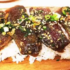 รูปของ カツオの漬けのっけ飯♡