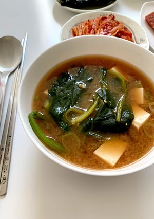 【韓国家庭料理】ほうれん草の味噌汁-レシピのメイン写真