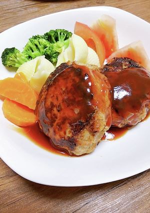 肉汁たっぷり☆うちのハンバーグ-レシピのメイン写真