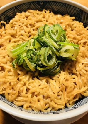 超簡単チキンラーメン★ポケットにネギ盛り-レシピのメイン写真