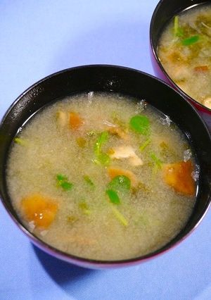 簡単！豆苗の味噌汁☆椎茸と海苔でだし不要-レシピのメイン写真
