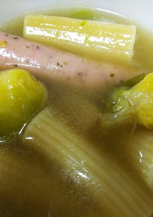 簡単パスタ・芽キャベツと腸詰のスープ-レシピのメイン写真