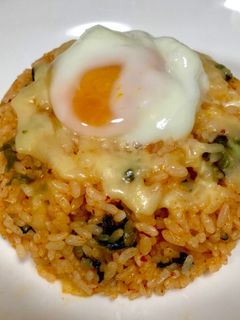 簡単☆温玉チーズ乗せキムチ炒飯-レシピのメイン写真