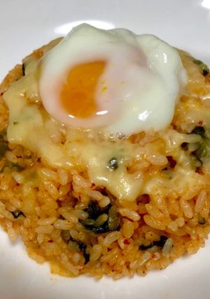 簡単☆温玉チーズ乗せキムチ炒飯-レシピのメイン写真