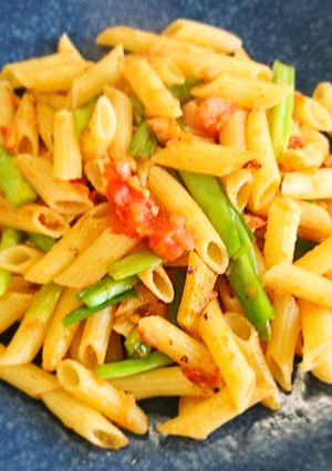 103　トマトとニラ根のしもつかれペンネ-レシピのメイン写真