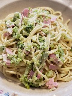 ブロッコリーとベーコンのクリームパスタ-レシピのメイン写真