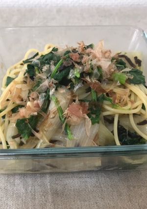 旬素材！つぼみ菜と新玉ねぎのパスタ-レシピのメイン写真