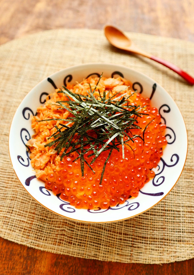 1分で完成☆いくらと鮭の親子丼-レシピのメイン写真