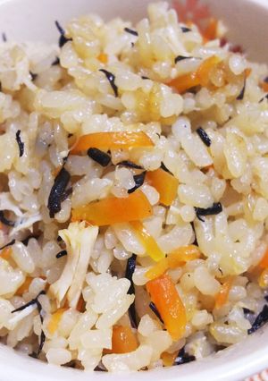 サラダチキンとひじきの炊き込みご飯-レシピのメイン写真