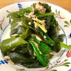 รูปของ 旬おかず 生わかめxほうれん草の炒めもの