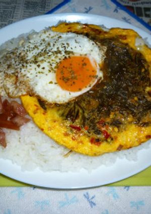 あかもくオムレツ＋目玉焼きのカフェ丼-レシピのメイン写真