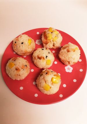 ❁鮭とコーンの塩バターおむすび❁-レシピのメイン写真