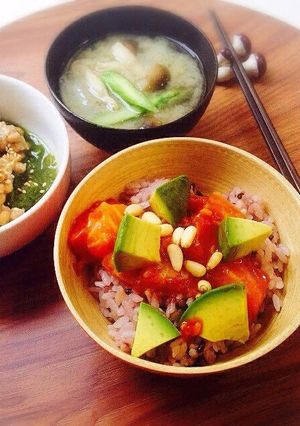 薬膳★漬けサーモンとアボカドの丼-レシピのメイン写真