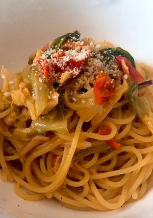 イカの塩辛と春キャベツのプチトマトパスタ-レシピのメイン写真