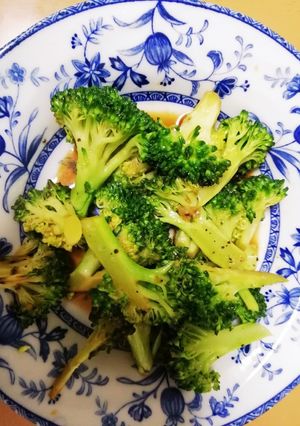 ブロッコリーの醤油炒め-レシピのメイン写真