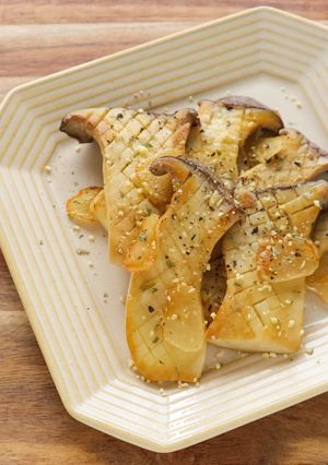 おしゃれ♡エリンギのガーリックレモン焼き-レシピのメイン写真