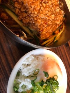 まかない~ジャージャー麺と玉丼~-レシピのメイン写真