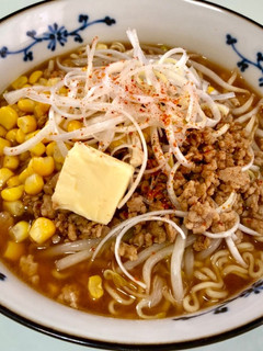 肉そぼろ乗せみそバターラーメン-レシピのメイン写真