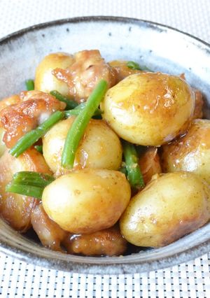 新じゃがの丸ごと甘辛煮っ転がし♪-レシピのメイン写真