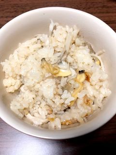 風味豊か☆あさりと舞茸の炊き込みご飯-レシピのメイン写真