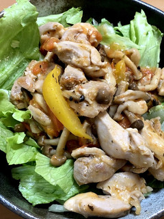 鶏肉とたっぷりキノコの炒め物-レシピのメイン写真