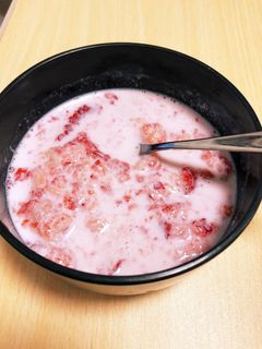 簡単いちごミルク-レシピのメイン写真