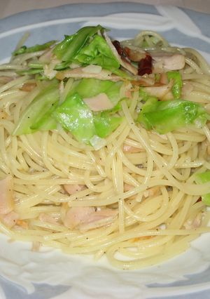 残り物活用術！鮭と春キャベツのパスタ-レシピのメイン写真