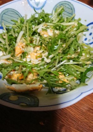 簡単。水菜のスクランブルエッグサラダ-レシピのメイン写真