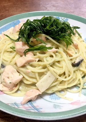 サーモンバジルクリームパスタ-レシピのメイン写真