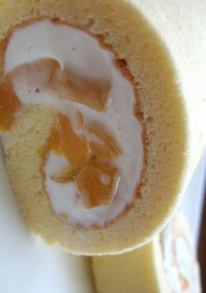 杏仁ロールケーキ　マンゴー入り❀-レシピのメイン写真
