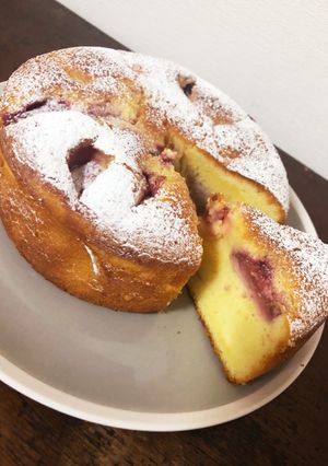 イチゴとクリームチーズのバターケーキ-レシピのメイン写真