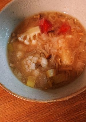 カリフラワーとミニトマトの味噌汁-レシピのメイン写真