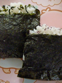 食べやすいぺったんこおにぎり-レシピのメイン写真