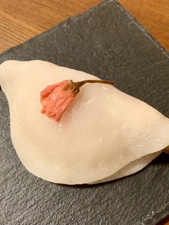 桜の季節の 花びら餅-レシピのメイン写真