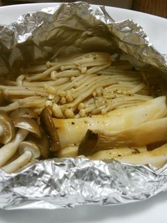 うまみたっぷり!簡単きのこのホイル焼き-レシピのメイン写真