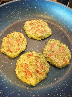 離乳食後期〜水菜とキャベツのお好み焼き-レシピのメイン写真
