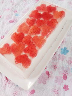パウンドケーキ型でいちごゼリー♡-レシピのメイン写真