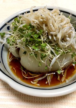 新玉のレンジ蒸しシラスのっけ-レシピのメイン写真