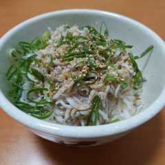A picture of のせるだけ簡単美味しい☆釜揚げしらすご飯.