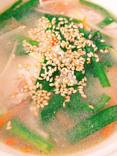 残りご飯と鶏モモ肉のスープ雑炊-レシピのメイン写真
